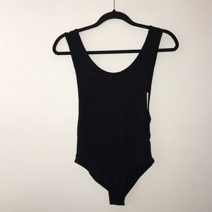 Boohoo sideboob body suit! Size 4 fits a small